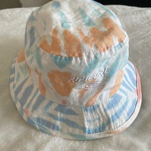 Rip curl tie dye bucket hat